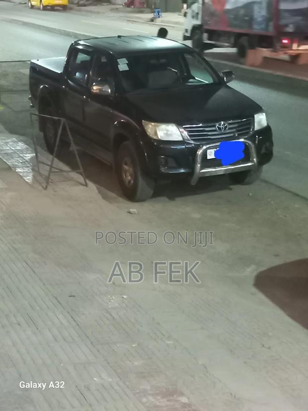 Toyota Hilux 2014 Black