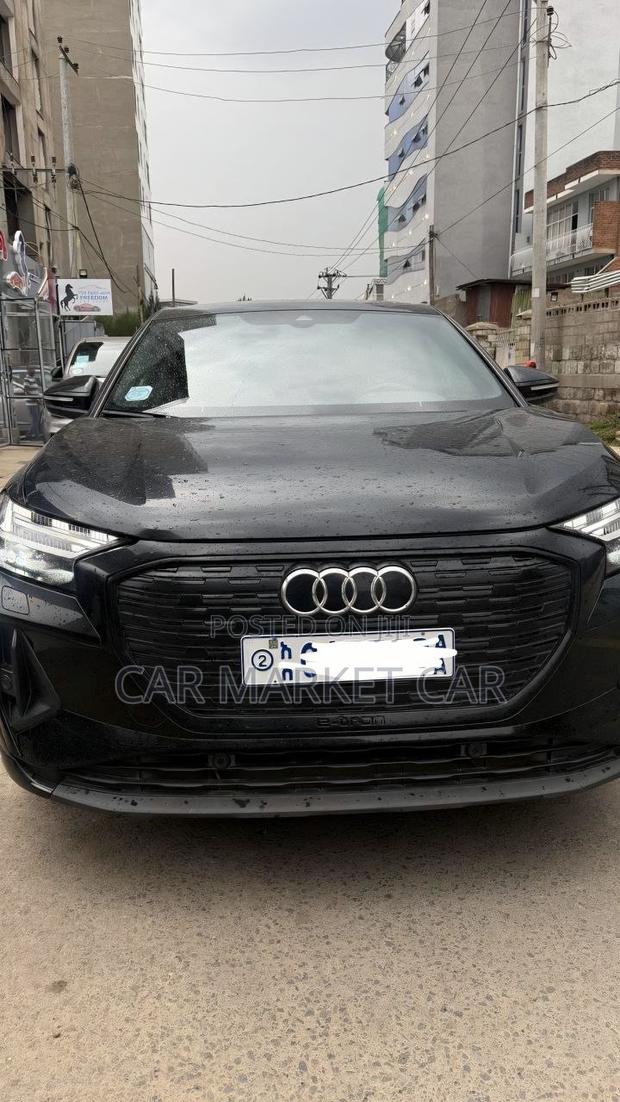Audi Q4 e-tron 2022 Black