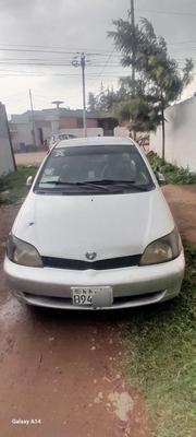Toyota Platz 2002 White for sale