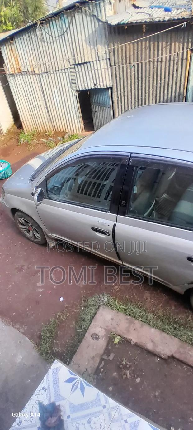 Toyota Platz 2002 Silver
