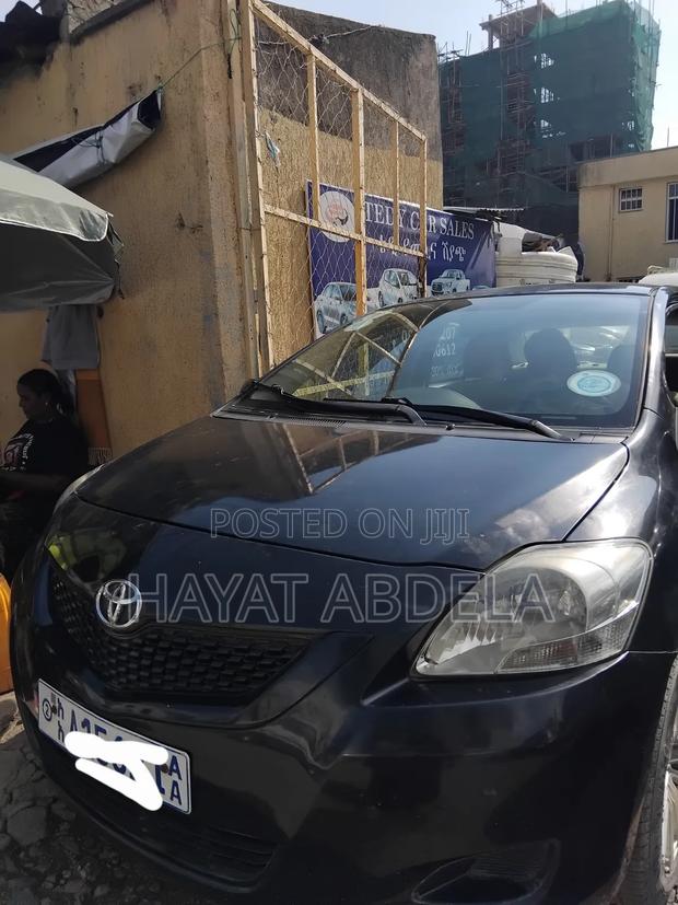 Toyota Yaris 2011 Black