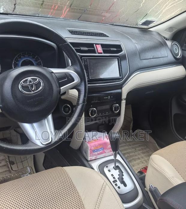 Toyota Rush 2019 Silver