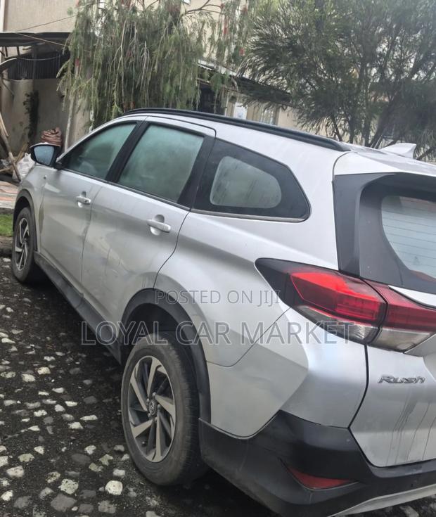 Toyota Rush 2019 Silver