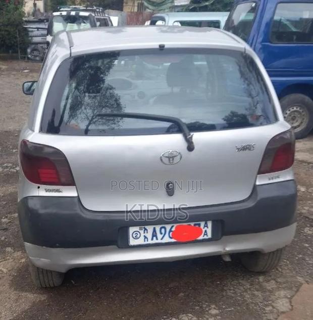 Toyota Yaris 1.5 2000 Silver