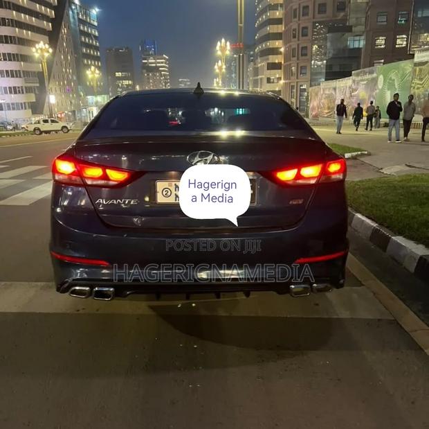 Hyundai Avante 2015 Blue