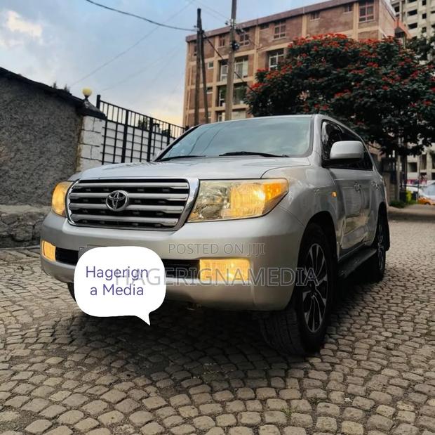 Toyota Land Cruiser 2009 Silver
