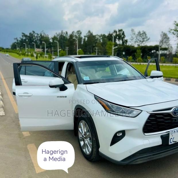 Toyota Highlander 2024 White