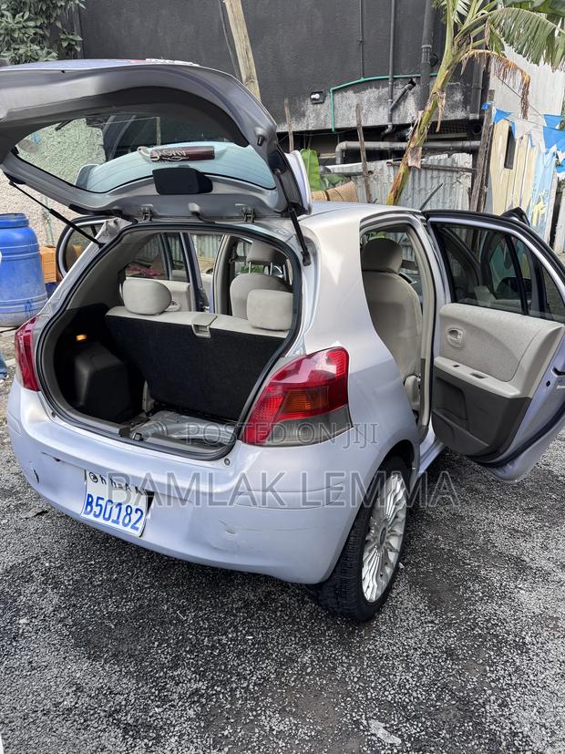 Toyota Yaris 2010 Purple