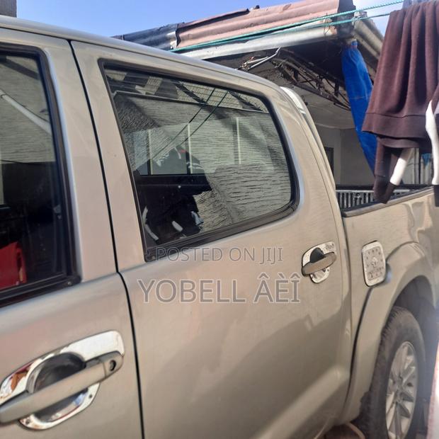 Toyota Hilux 2.5 D-4D 4X4 SRX 2012 Silver