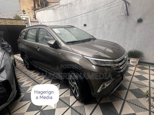 Toyota Rush 2022 Gray
