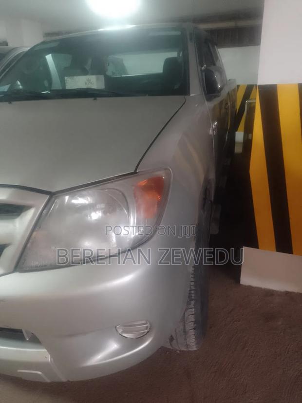 Toyota Hilux 2006 Silver