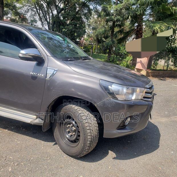Toyota Hilux 2017 Matt Black