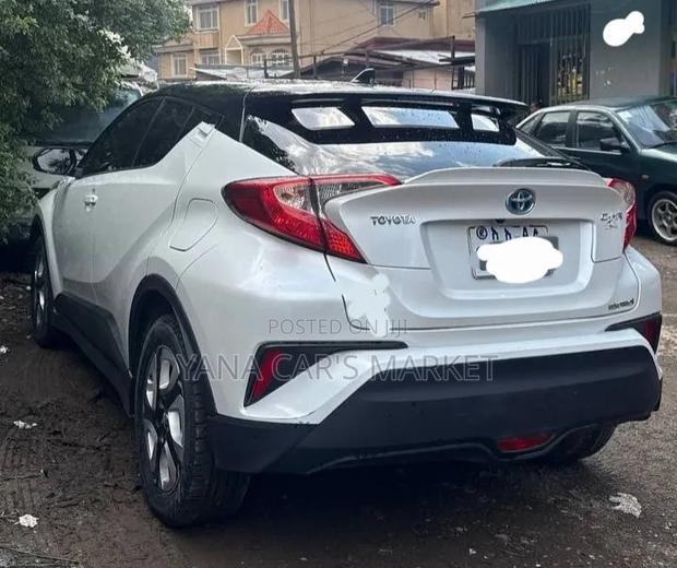Toyota C-HR 2022 White
