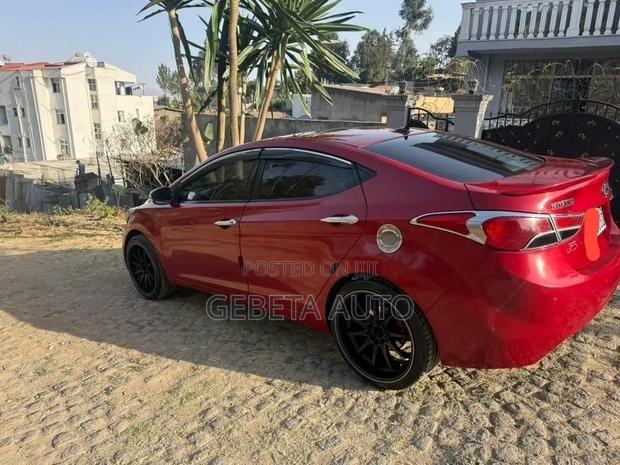 Hyundai Elantra 2011
