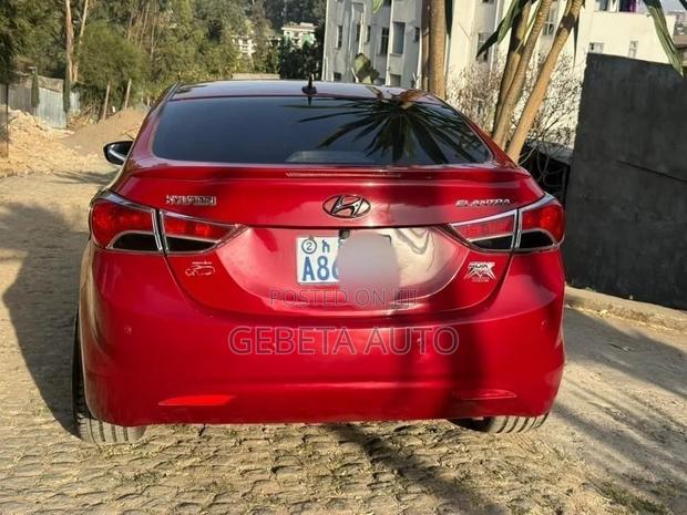 Hyundai Elantra 2011