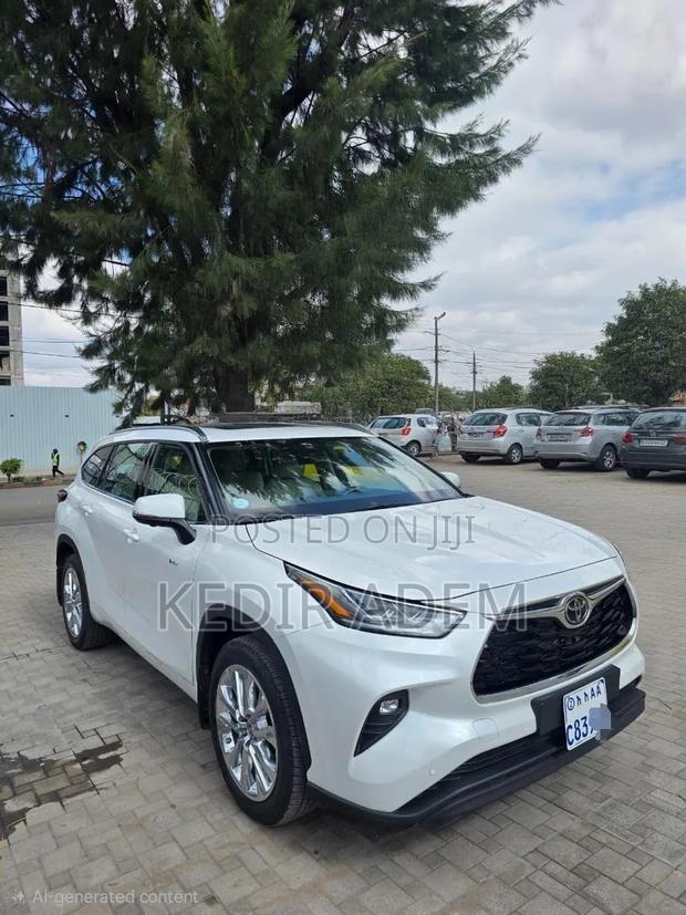 Toyota Highlander Hybrid 2025 White