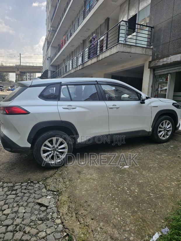 New Toyota Corolla Cross 2024 White