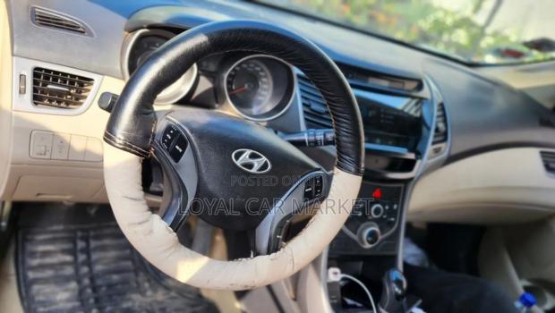 Hyundai Avante 2016 Blue