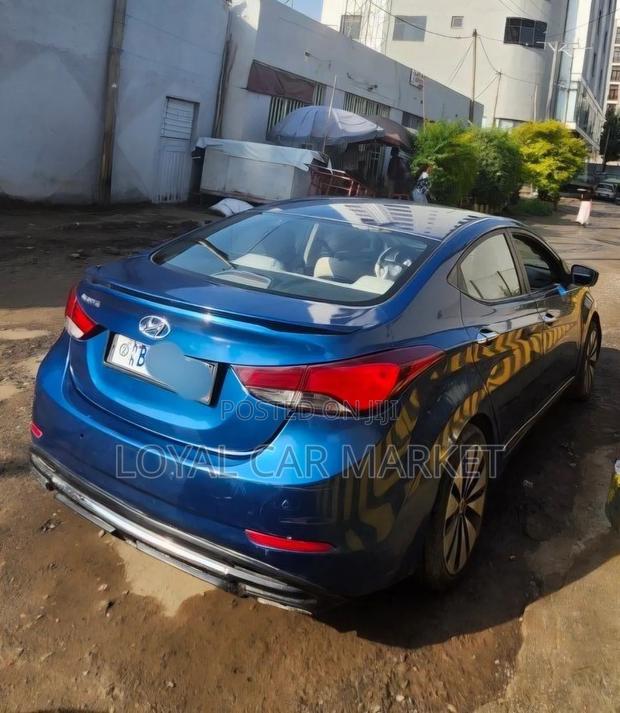 Hyundai Avante 2016 Blue