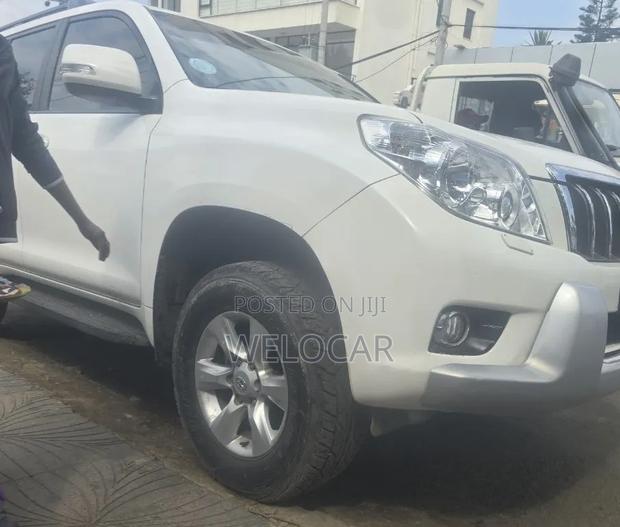 Toyota Land Cruiser Prado 2011 White