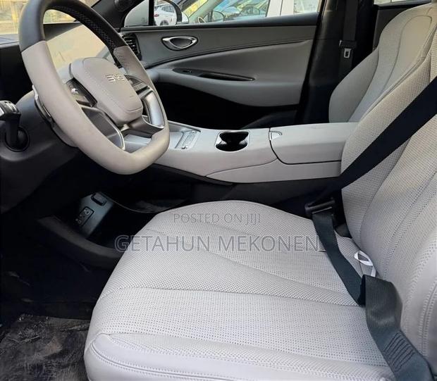 New BYD Seal 6 EV 2025 Gray