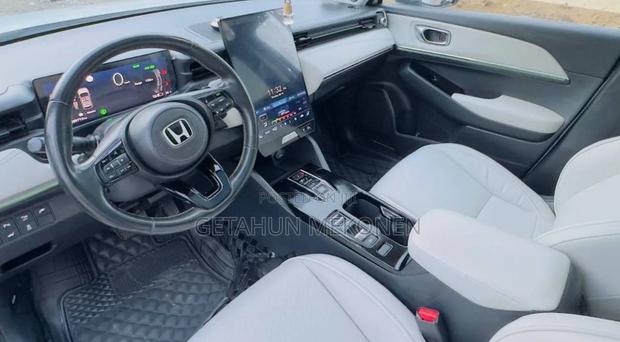 Honda e:NS1 2023 White