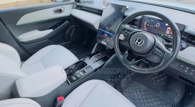Honda e:NS1 2023 White