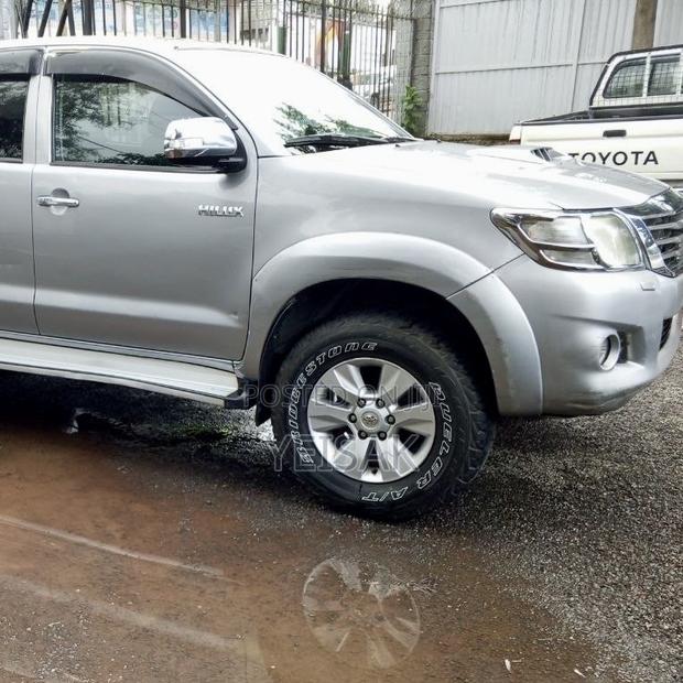 Toyota Hilux 2015 Silver