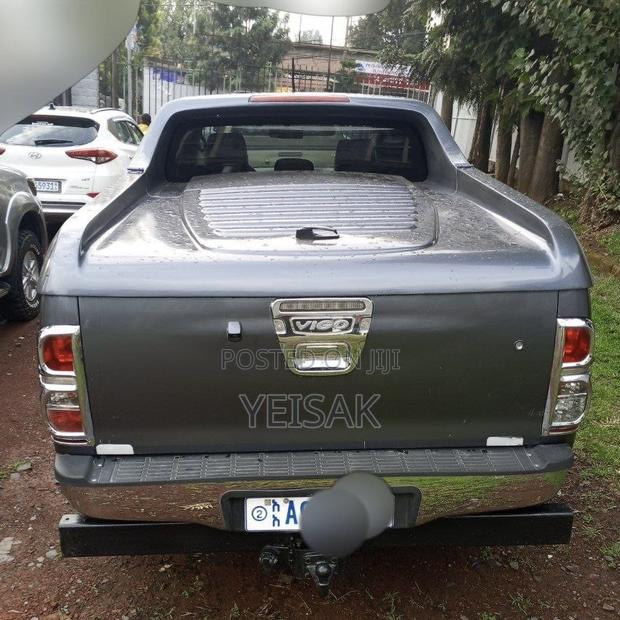 Toyota Hilux 2013 Gray