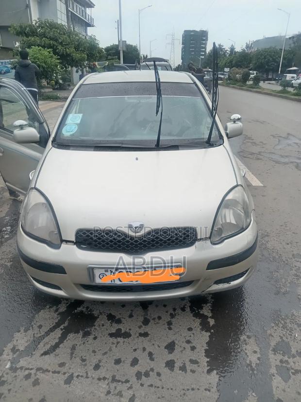 Toyota Vitz 1.0 FWD 3dr 2003 Gold