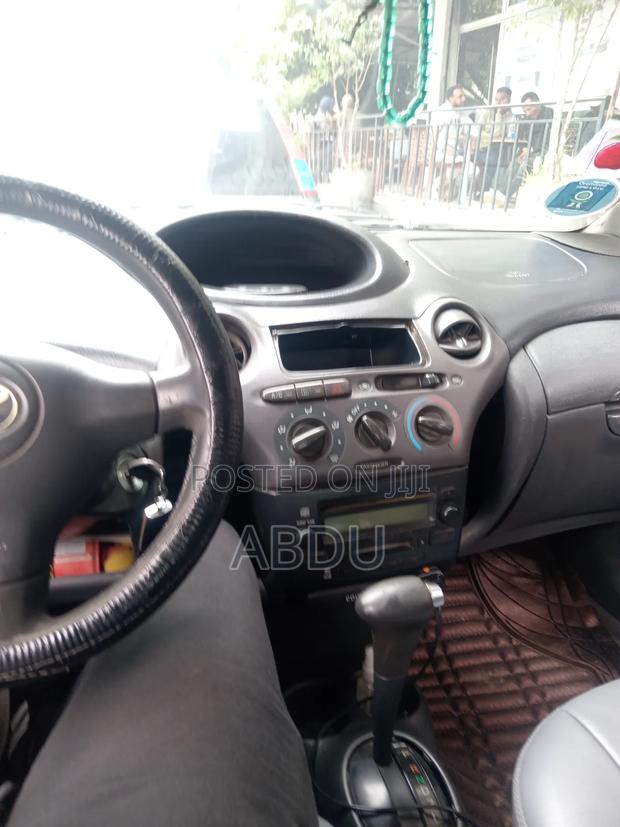 Toyota Vitz 1.0 FWD 3dr 2003 Gold