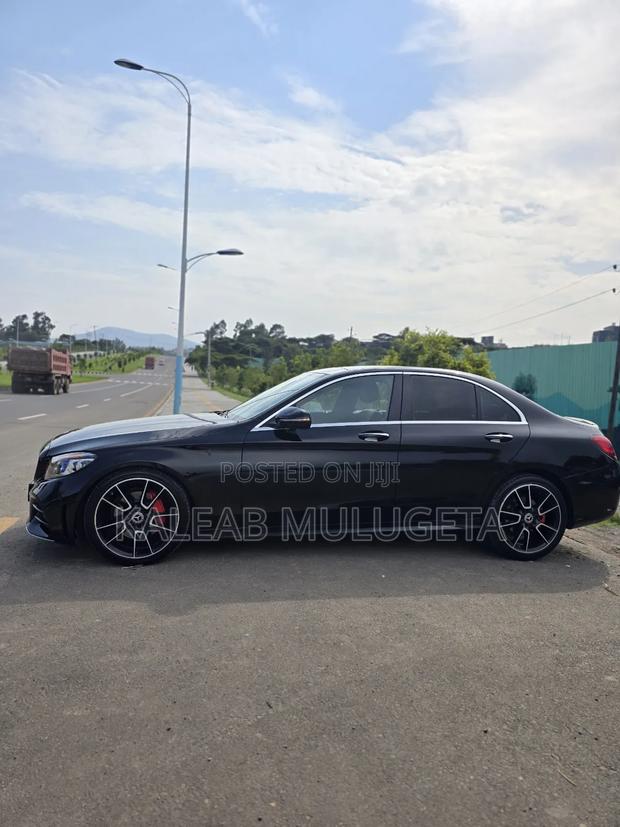Mercedes-Benz C200 2018 Black