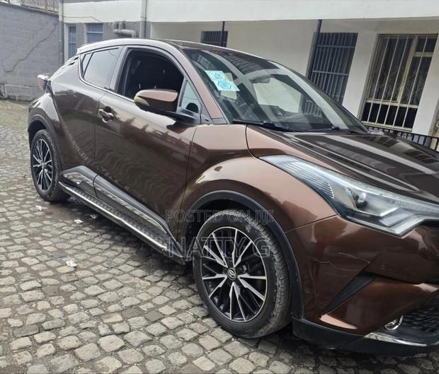 Toyota C-HR 2017 Brown