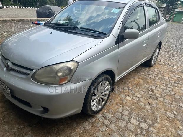 Toyota Platz 2005 Silver