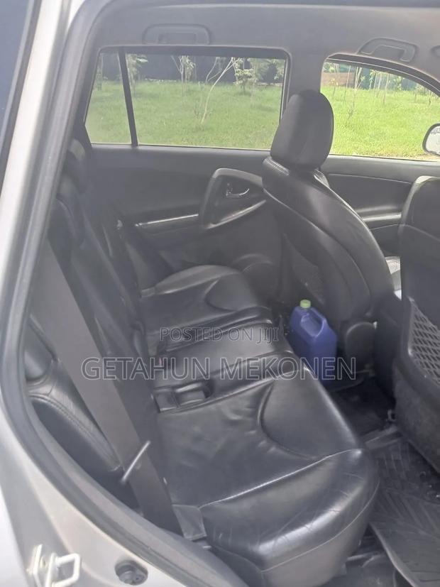 Toyota RAV4 2010 Blue