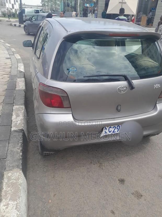 Toyota Vitz 2001