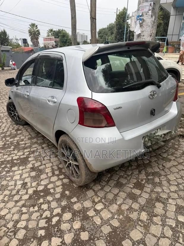 Toyota Yaris 2007 Gray