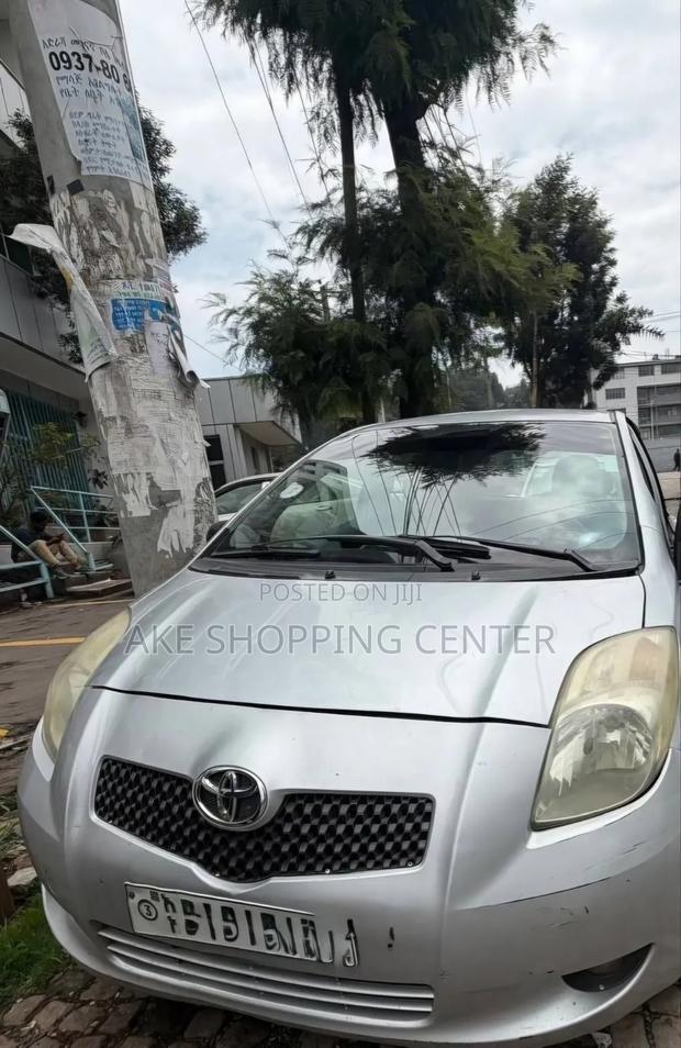 Toyota Yaris 2007 Gray