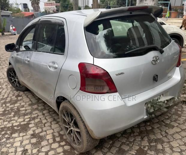 Toyota Yaris 2007 Gray
