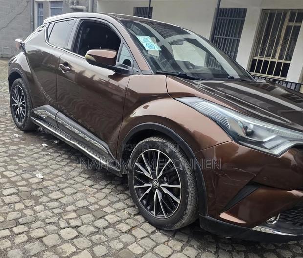 Toyota C-HR 2017 Brown