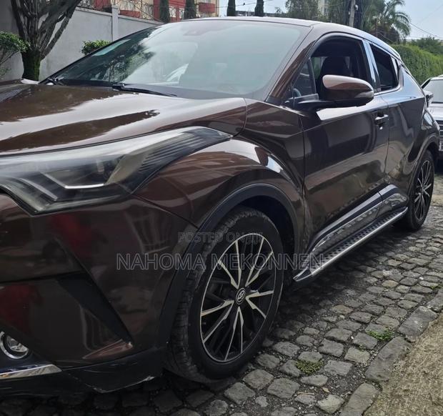 Toyota C-HR 2017 Brown