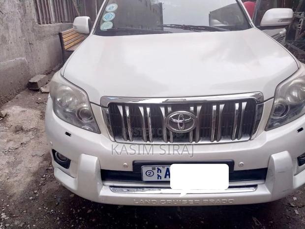 Toyota Land Cruiser Prado 2010 White