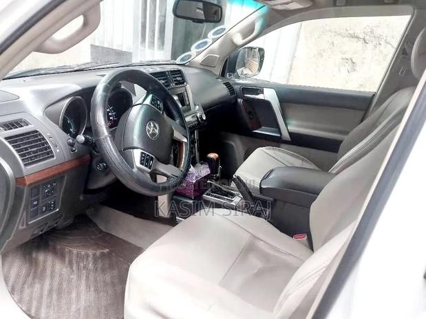 Toyota Land Cruiser Prado 2010 White