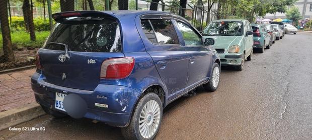 Toyota Vitz 2001 Blue