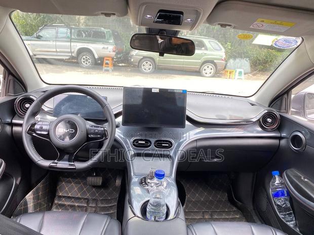 BYD E2 43 kWh 94 hp FWD 2025 Gray