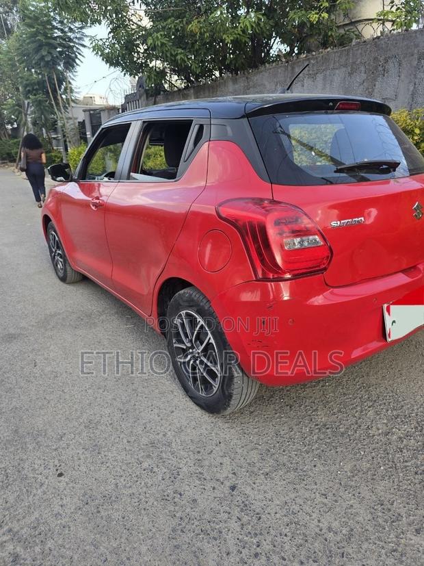 Suzuki Swift 2022 Red