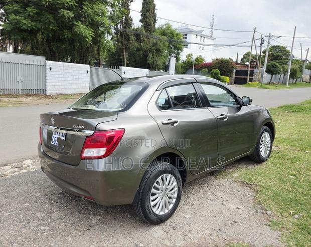 Suzuki Dzire 2022 Gray