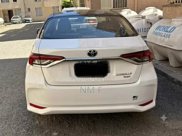 Toyota Corolla 2022 White