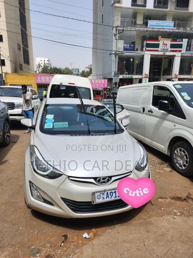 Hyundai Elantra 2015 Off white
