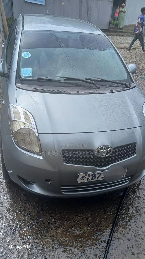 Toyota Yaris 2007 Gray